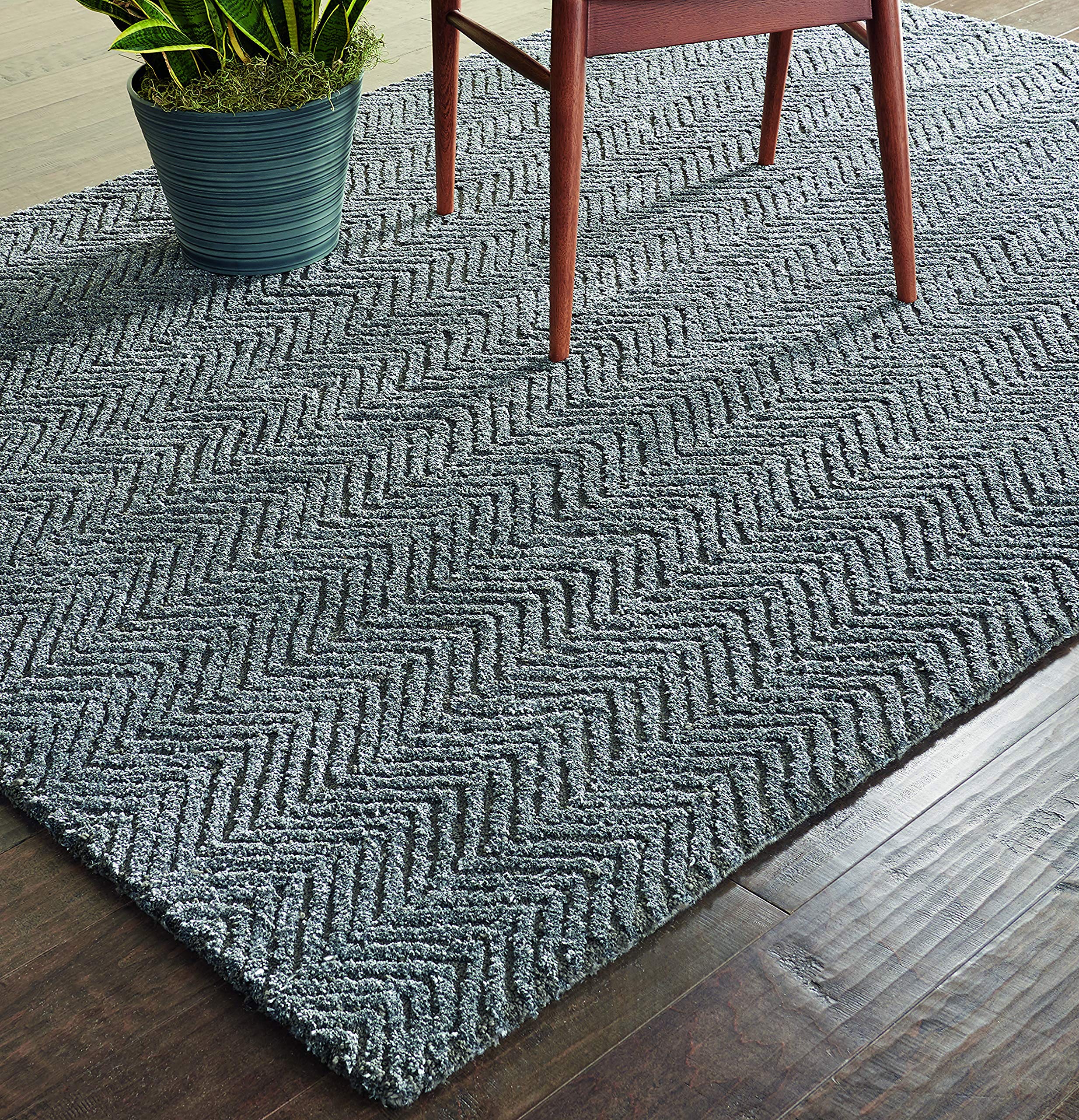 Amazon Brand – Rivet Contemporary Chevron Rug, 13' x 9' 6", Grey