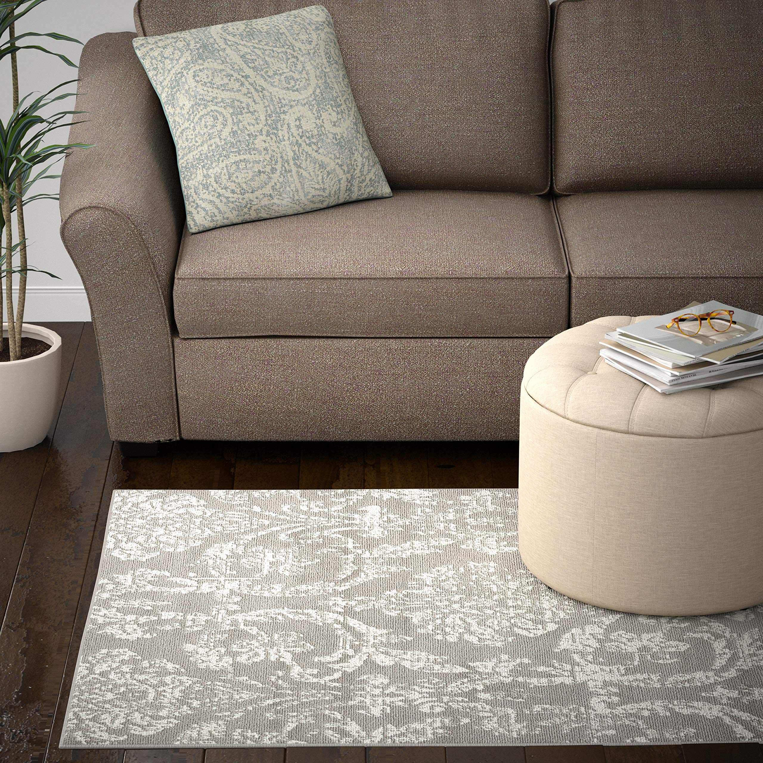 Ravenna Home Vintage Damask Patterned Rug, 4' x 6', Ivory on Warm Grey