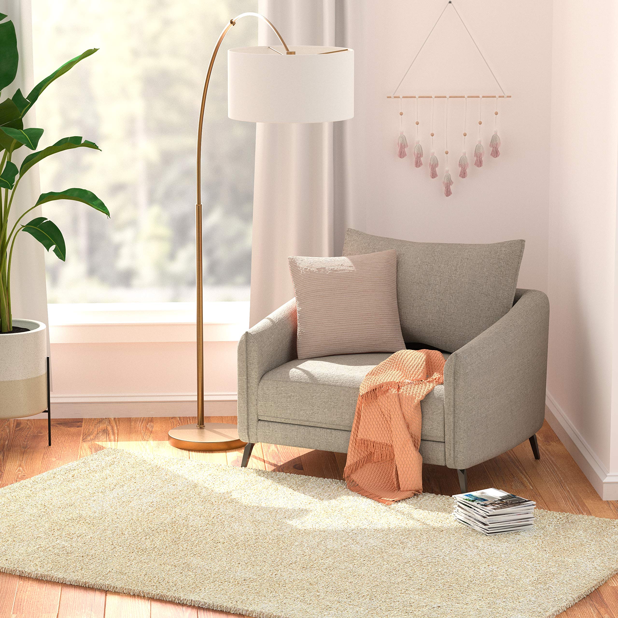 Amazon Basics Modern Plush Standard-Pile Shag Area Rug - 5x8 (4'11" x 7'8"), Ivory