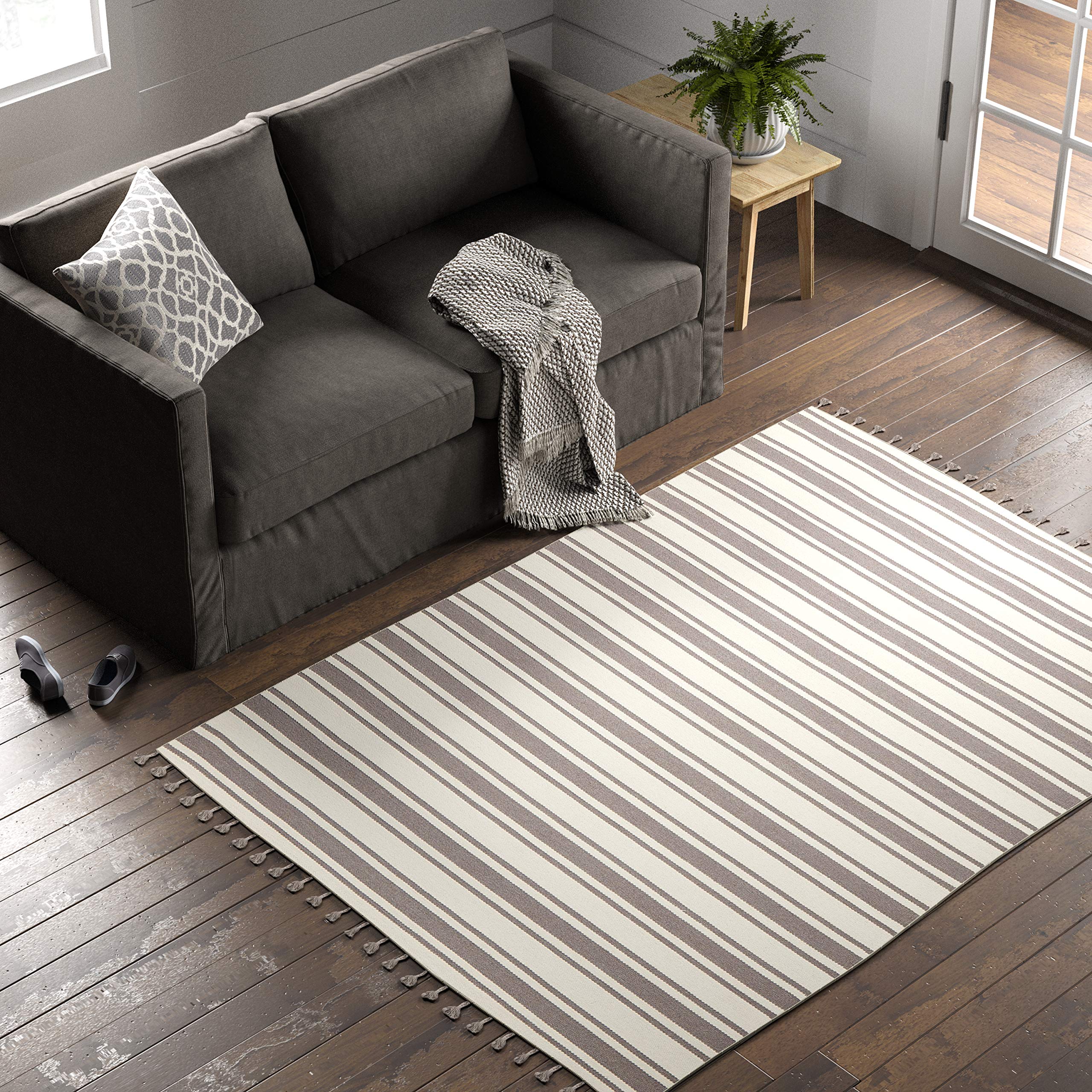 Amazon Brand – Stone & Beam Los Altos Striped Dhurrie Farmhouse Area Rug, 4' x 6' 6", Grey and Ivory