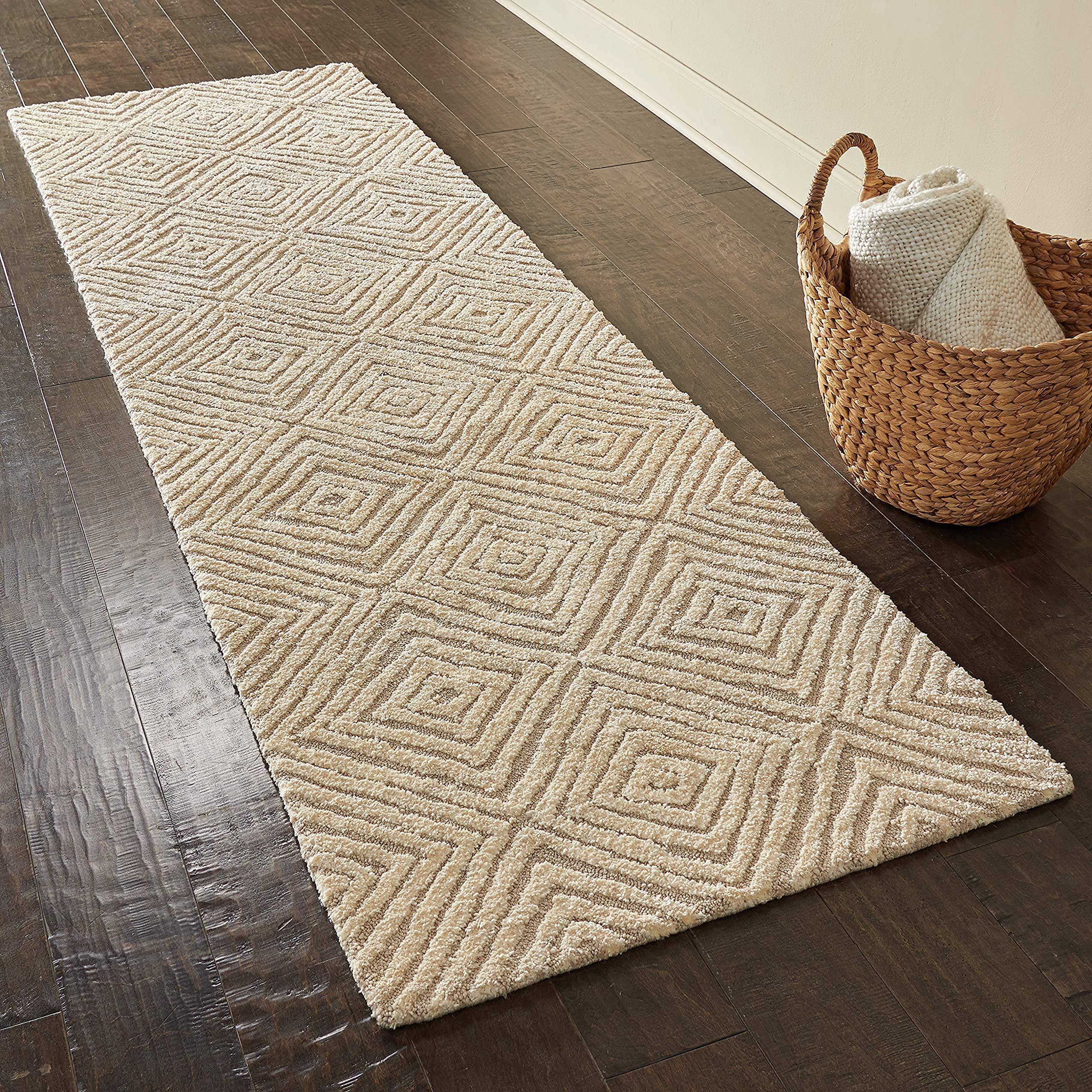 Amazon Brand – Rivet Contemporary Diamond Patterned Area Rug, 5'9" x 3'9", Taupe, Ivory