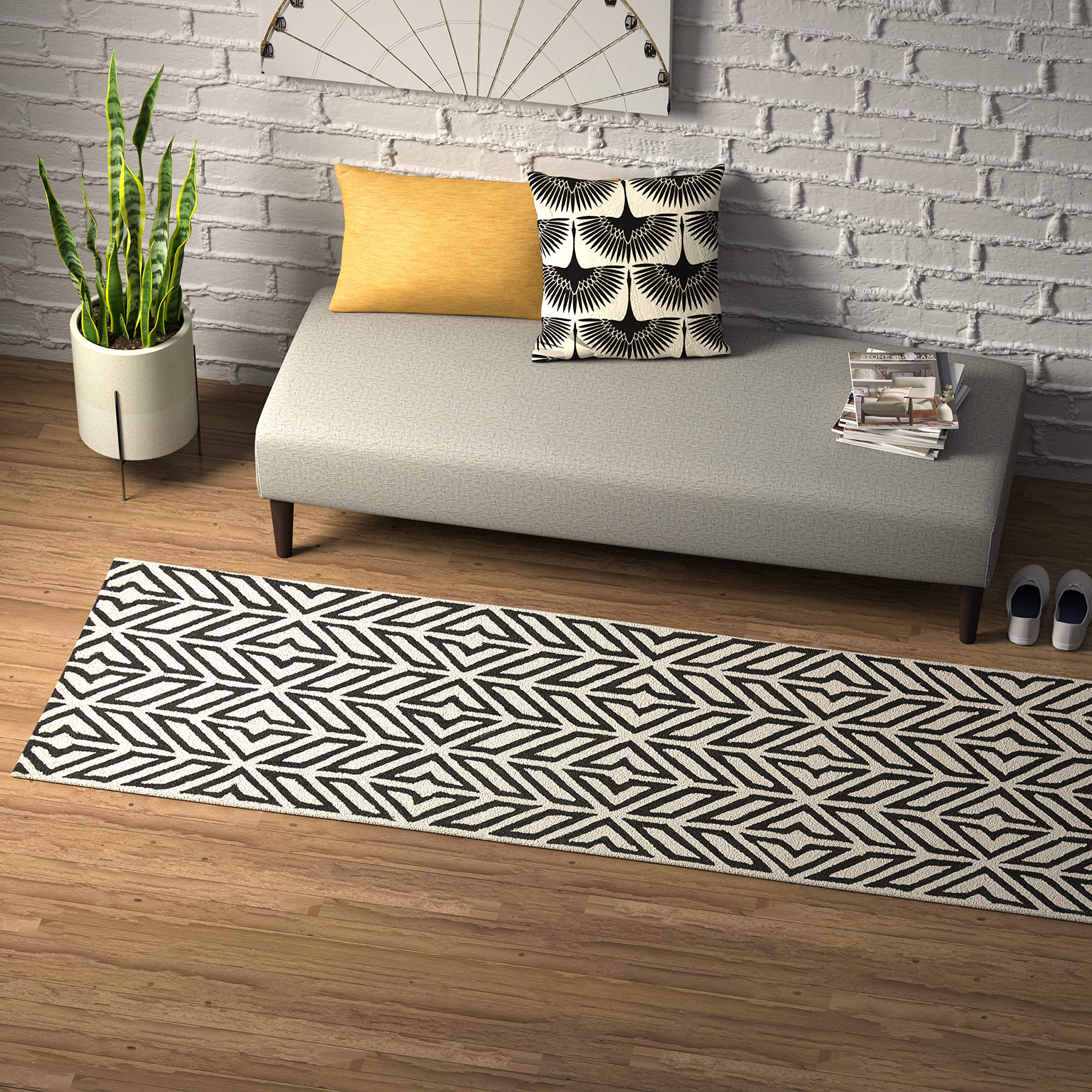 Amazon Brand – Rivet Contemporary Handtufted Cotton-and-Wool Rug Runner with Geometric Feathered Pattern, 2'6" x 8', Black and Cream