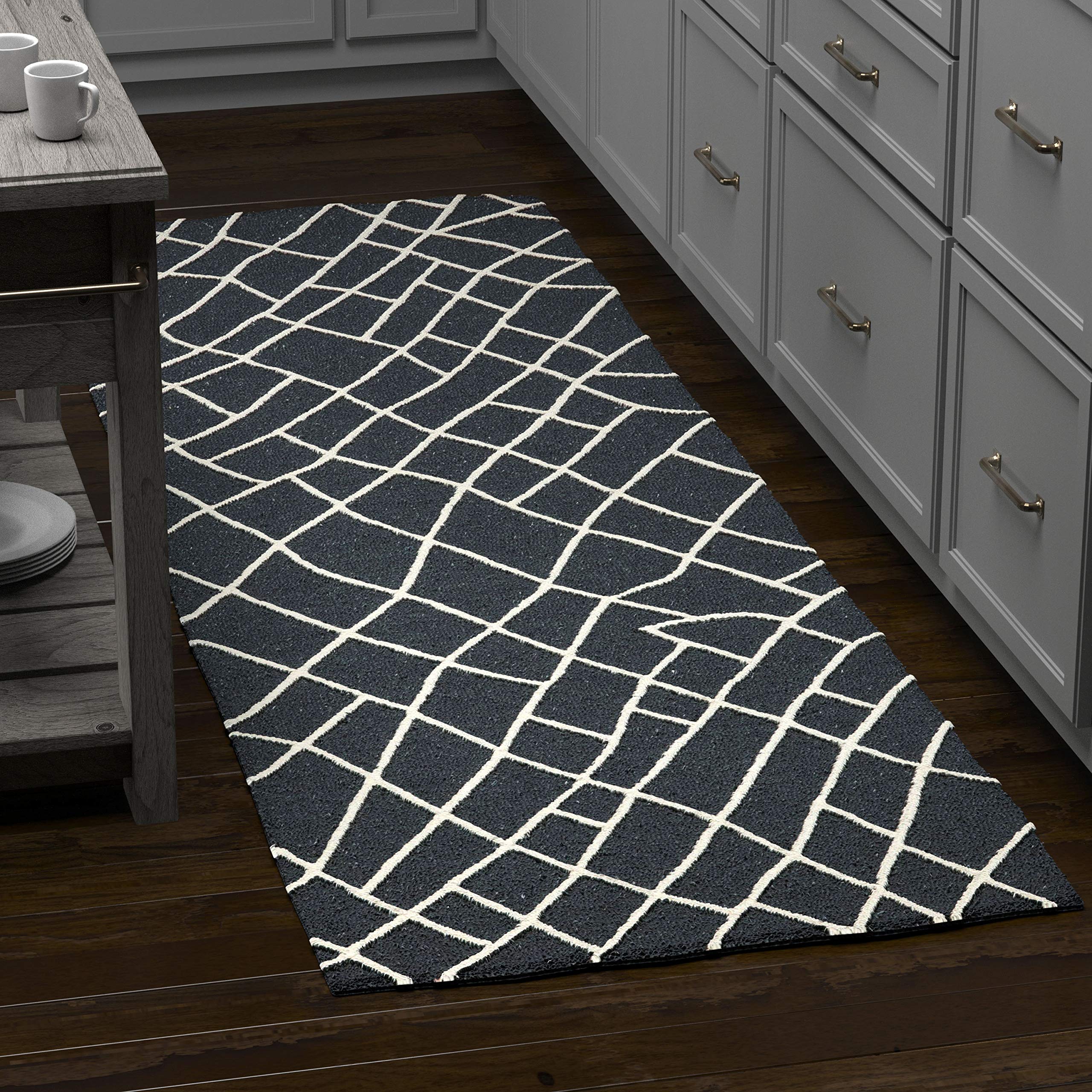 Amazon Brand – Rivet Wool Runner Rug, 2' 6" x 8', Black, White