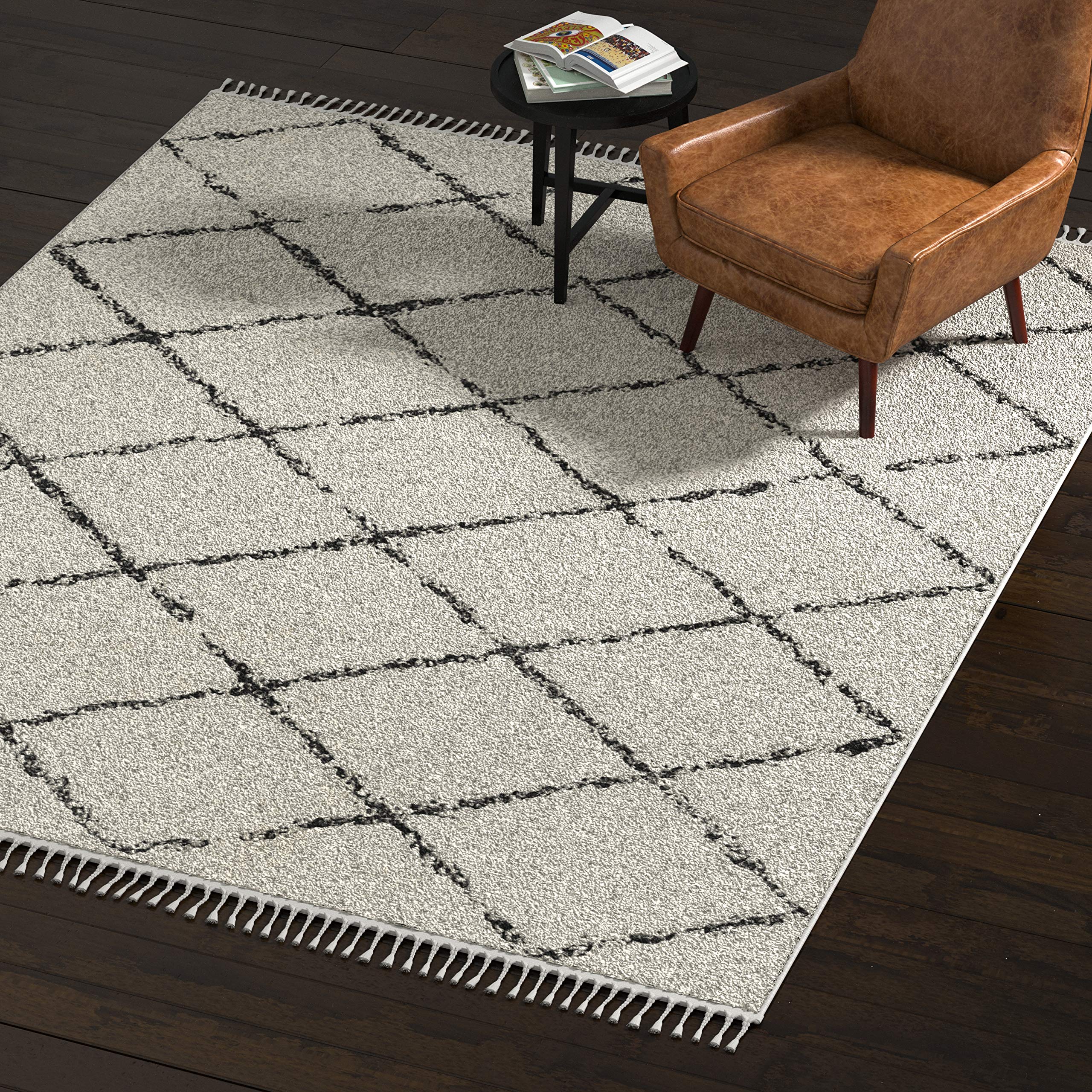 Amazon Brand – Rivet Contemporary Polypropylene Area Rug, 7' 10" x 10', Ivory