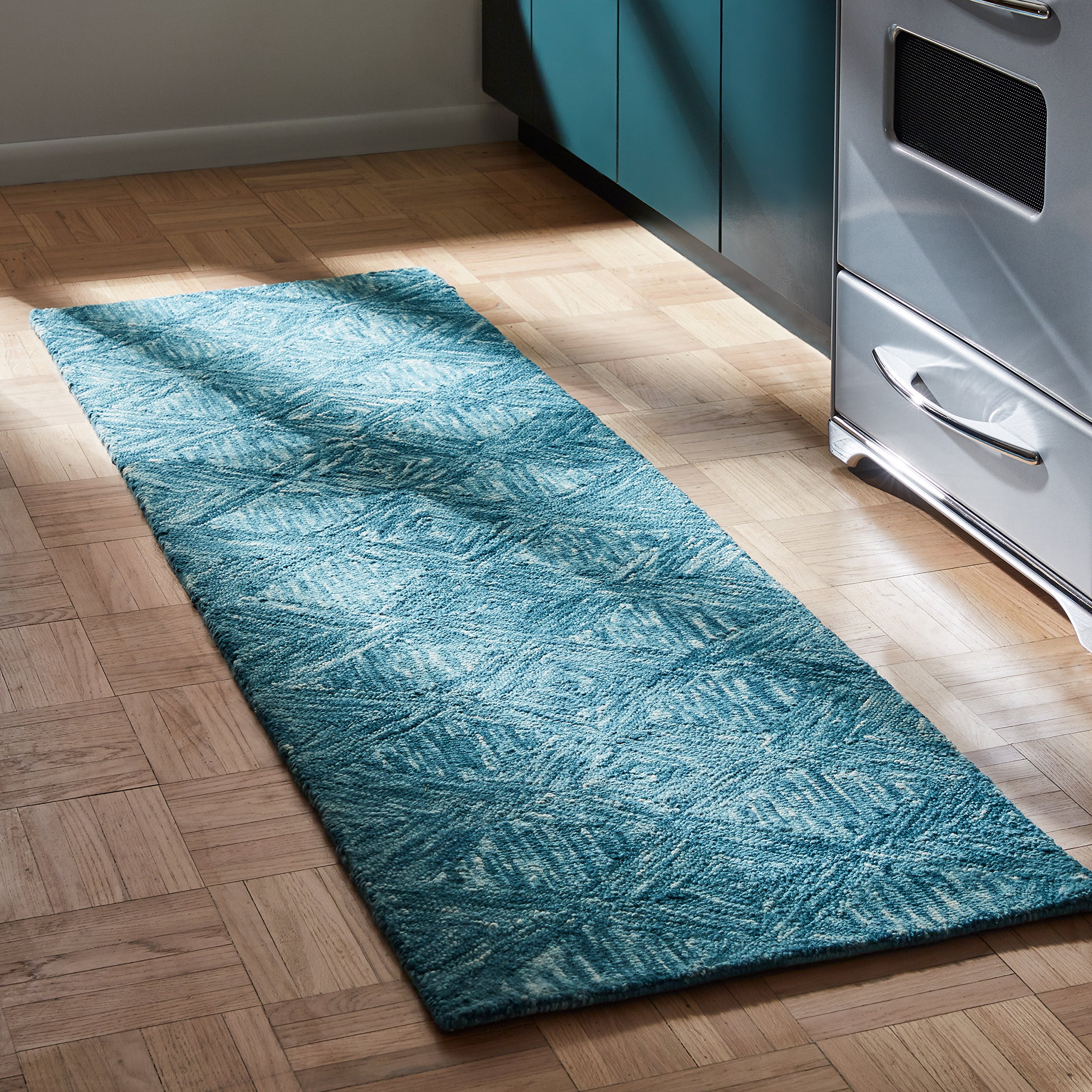 Amazon Brand – Rivet Motion Modern Patterned Wool Runner Rug, 2' 3" x 7' 6", Marine Blue