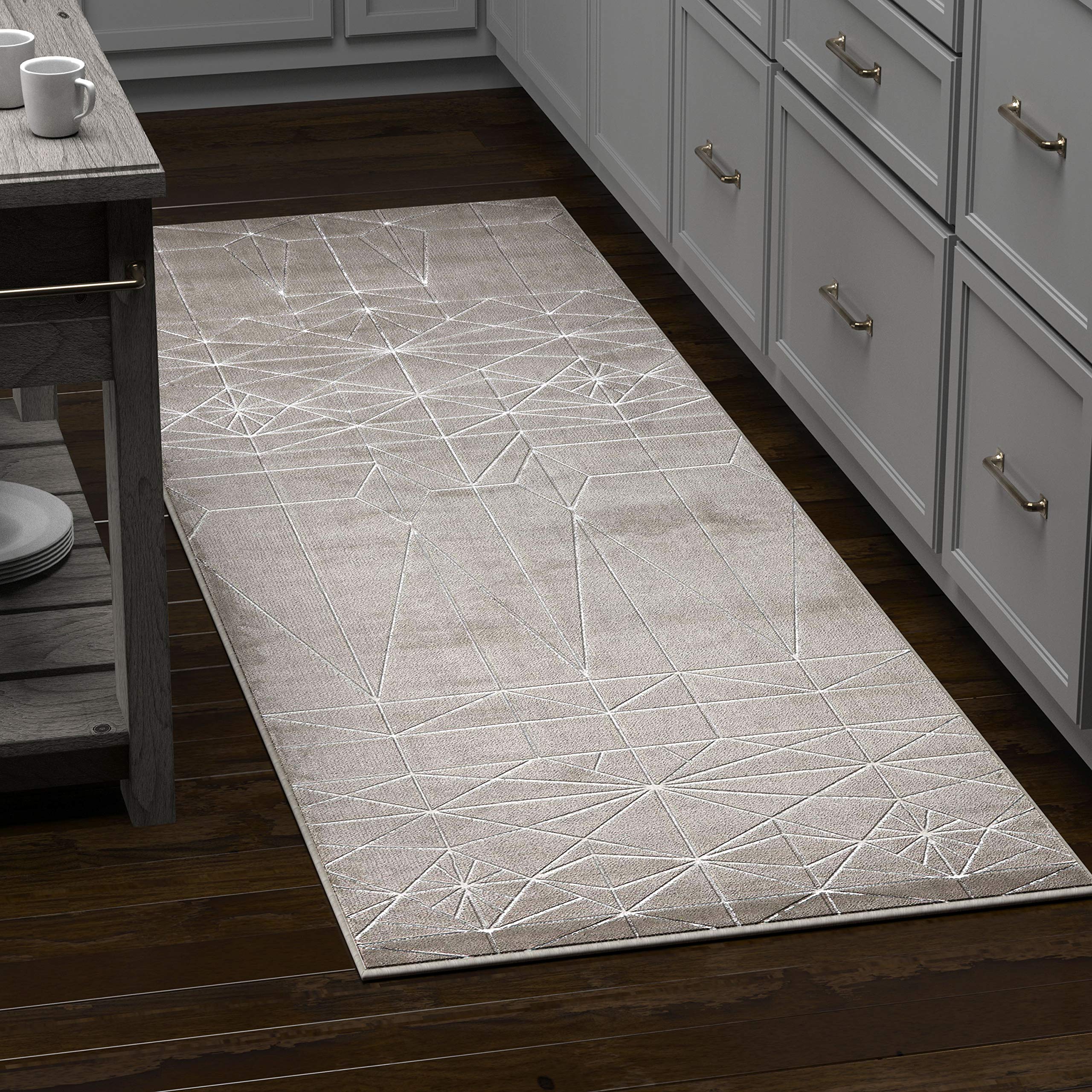 Amazon Brand – Rivet Contemporary Runner Rug, 2' 10" x 7' 10", Silver, Grey White