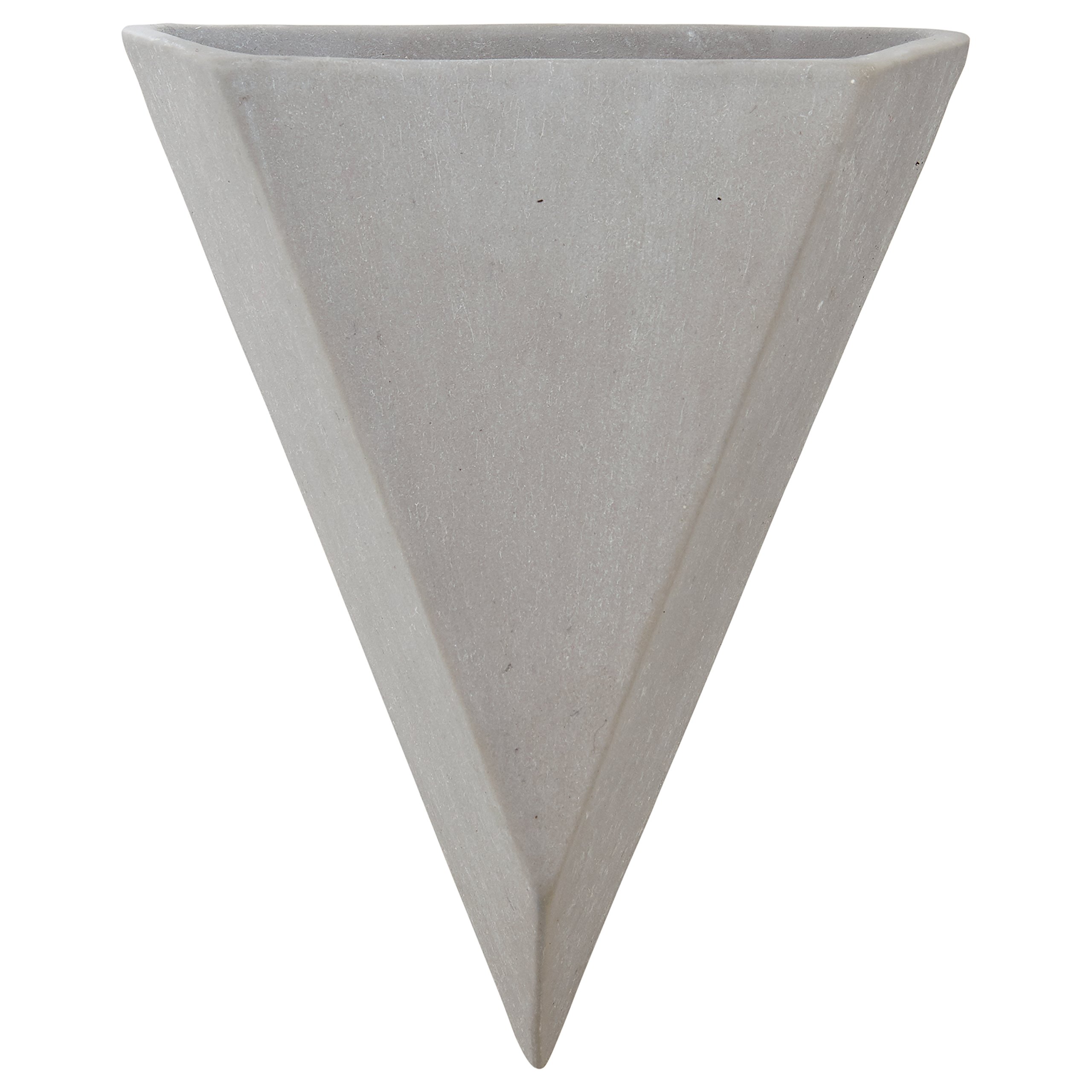 Amazon Brand – Rivet Triangular Wall Mount Planter, 7"H, Modern Earthenware, Grey