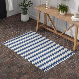 Amazon Brand – Stone & Beam Los Altos Striped Dhurrie Farmhouse Area Rug, 4' x 6' 6", Navy and Ivory